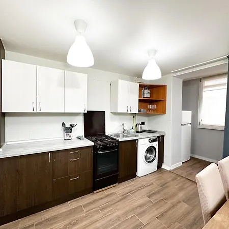 Center Location 2 Bedrooms Chisinau Exterior foto